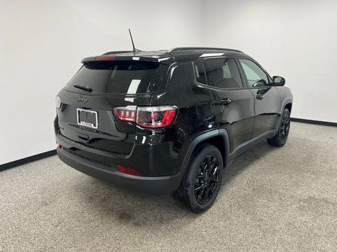 New 2026 Jeep Compass Latitude AWD/4WD image 17