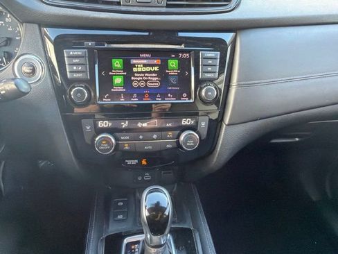 Used 2020 Nissan Rogue SL FWD image 11