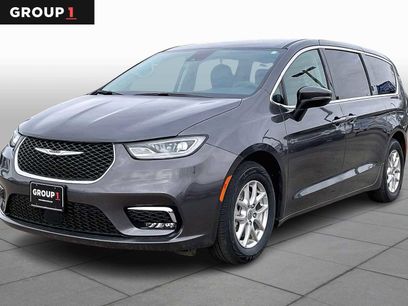 Used 2023 Chrysler Pacifica Touring-L