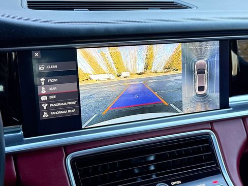 Used 2019 Porsche Panamera 4 image 14