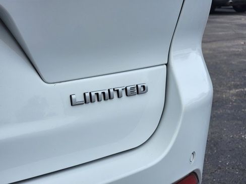 Used 2024 Jeep Grand Cherokee L Limited w/ Luxury Tech Group II image 12