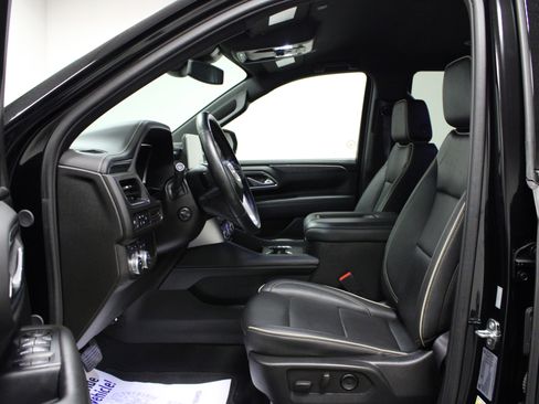 Used 2024 GMC Yukon SLT image 12