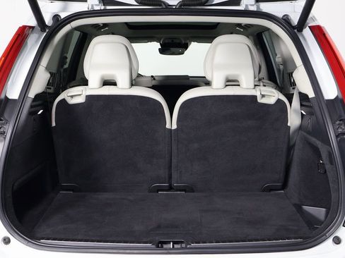 Used 2021 Volvo XC90 T5 Momentum image 15