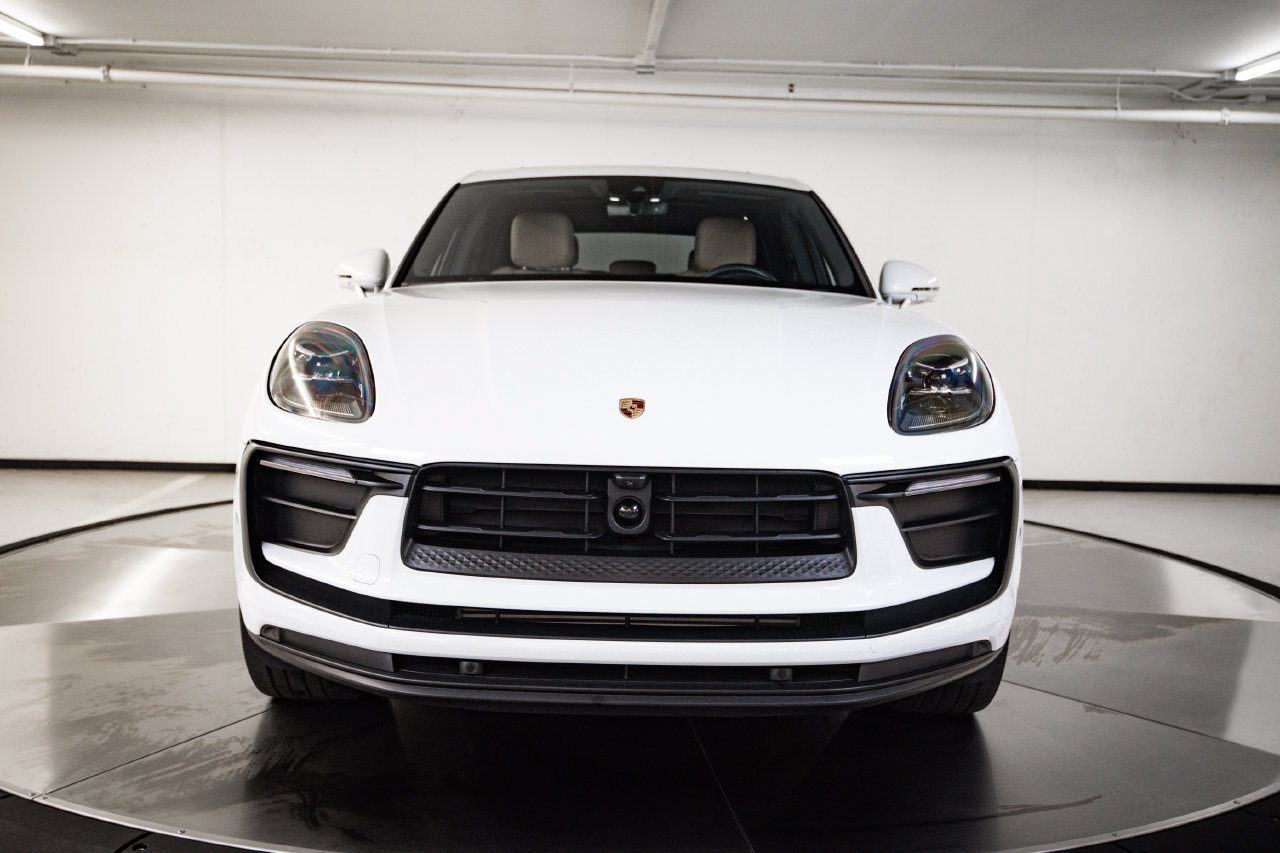 Certified 2023 Porsche Macan AWD/4WD image 10