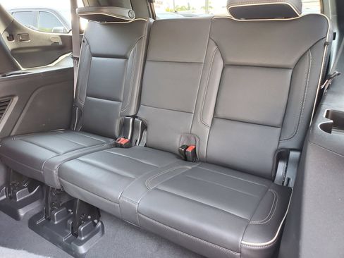 Used 2023 Chevrolet Tahoe Premier AWD/4WD image 13