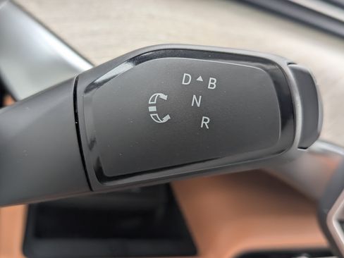 Used 2025 Volkswagen ID. Buzz 1st Edition AWD/4WD image 32