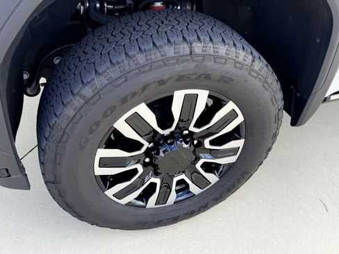 Used 2025 GMC Sierra 3500 Denali Ultimate image 16