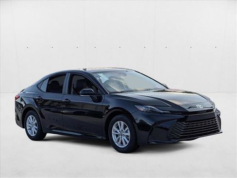 New 2025 Toyota Camry LE image 7