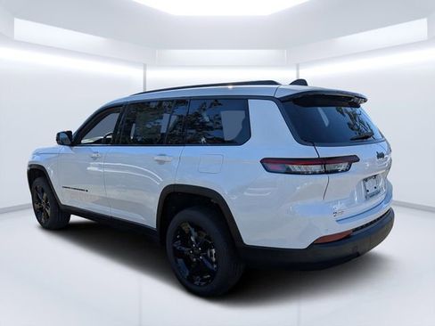New 2026 Jeep Grand Cherokee L Limited RWD image 5