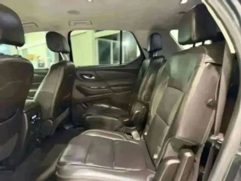 Used 2021 Chevrolet Traverse LT w/ LT Premium Package image 28