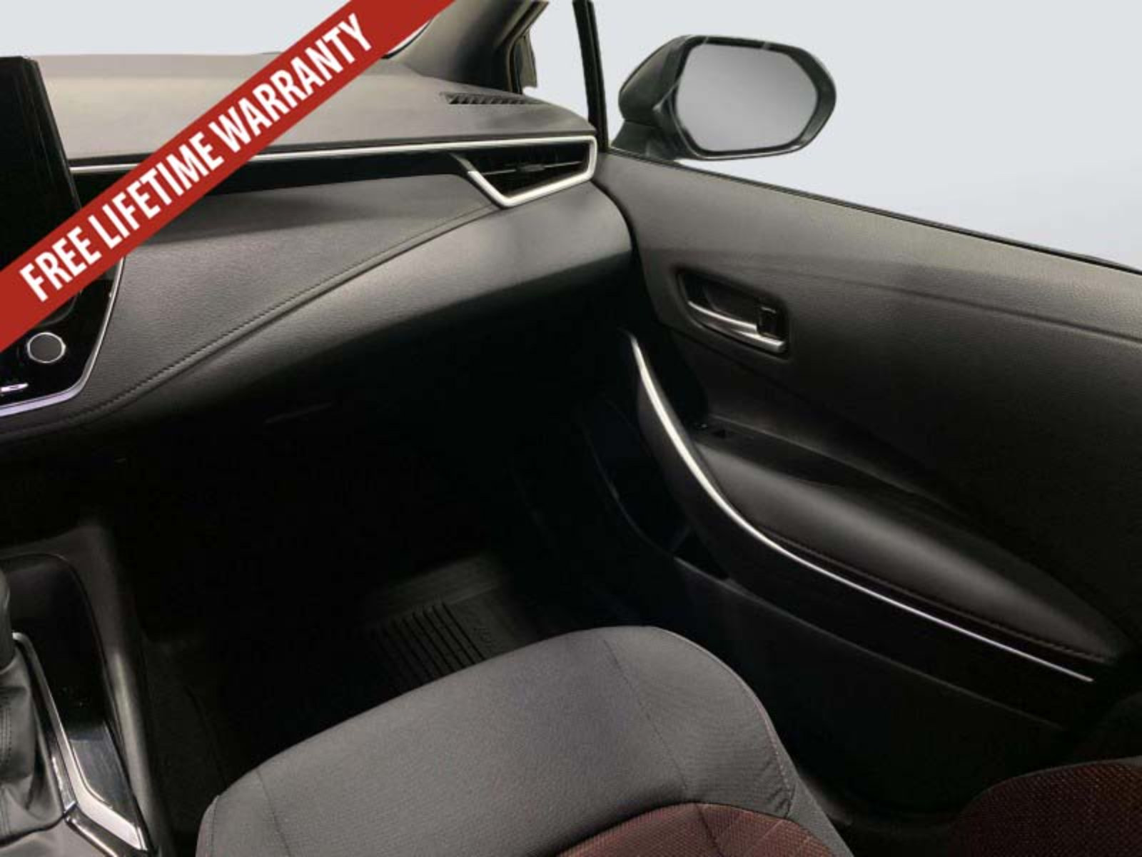 Used 2025 Toyota Corolla SE FWD image 25