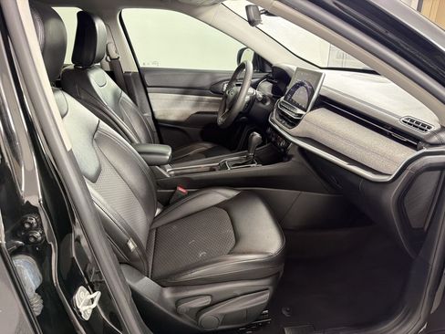 Used 2022 Jeep Compass Latitude FWD image 21