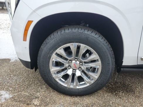 New 2026 GMC Yukon Denali image 9