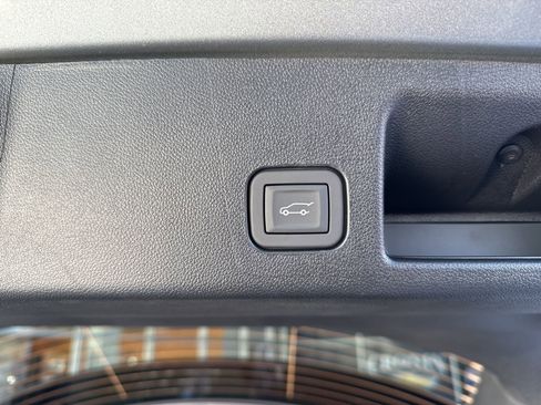 New 2026 Chevrolet Equinox EV LT image 12