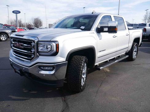 Used 2017 GMC Sierra 1500 SLT w/ SLT Premium Package image 3
