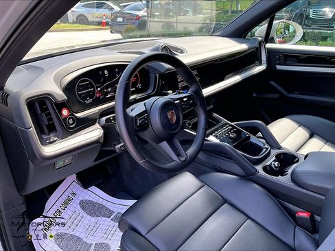 Used 2026 Porsche Cayenne AWD/4WD image 12