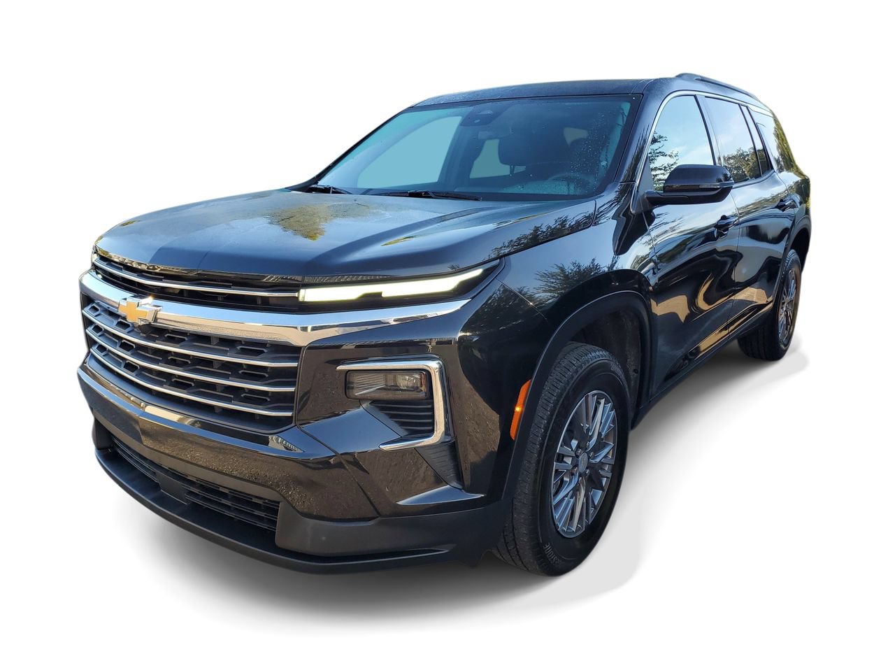 Used 2026 Chevrolet Traverse LT FWD image 2