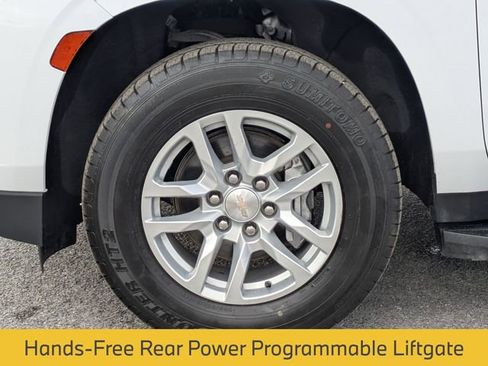 Used 2023 Chevrolet Suburban LT image 12