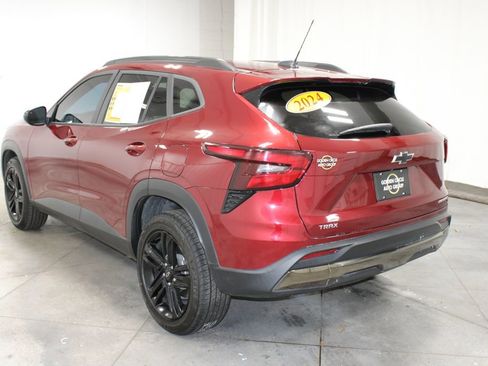 Used 2024 Chevrolet Trax ACTIV w/ Driver Confidence Package image 7