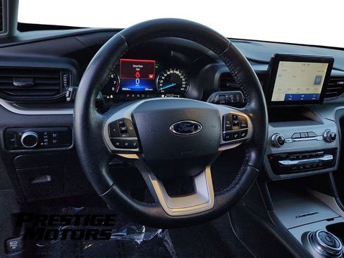 Used 2022 Ford Explorer XLT image 26