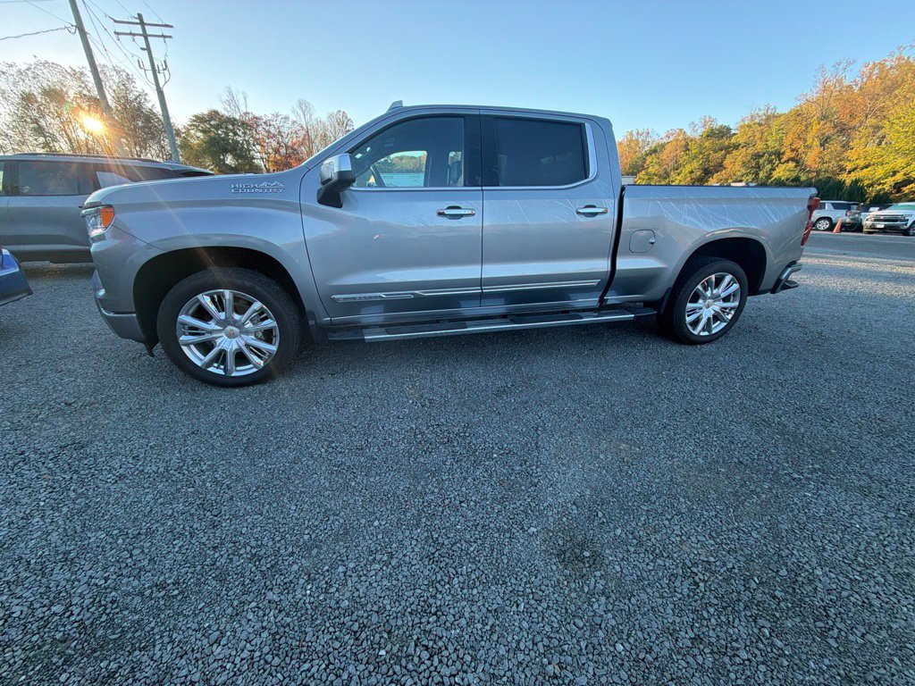 Used 2026 Chevrolet Silverado 1500 High Country w/ High Country Premium Package AWD/4WD image 4