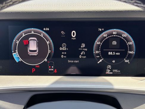 New 2026 Volkswagen Tiguan SE FWD image 28