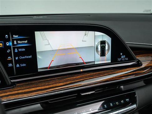 Used 2022 Cadillac Escalade Premium Luxury image 28