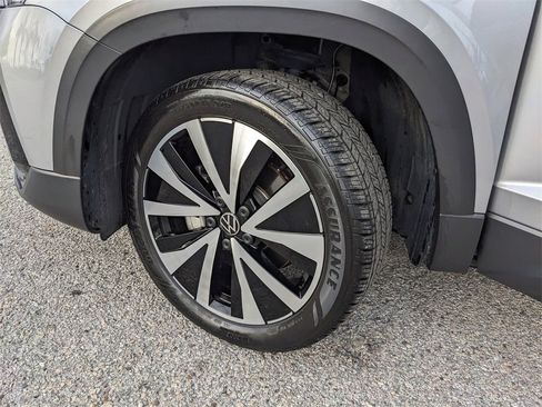 Certified 2023 Volkswagen Taos SE w/ Panoramic Sunroof Package image 37