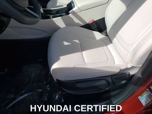 Certified 2025 Hyundai Tucson SE FWD image 12