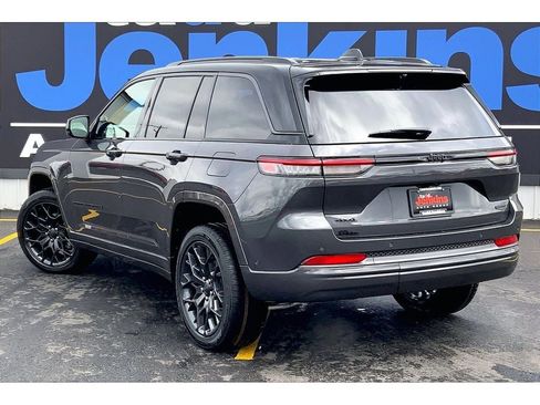 New 2026 Jeep Grand Cherokee Summit AWD/4WD image 3