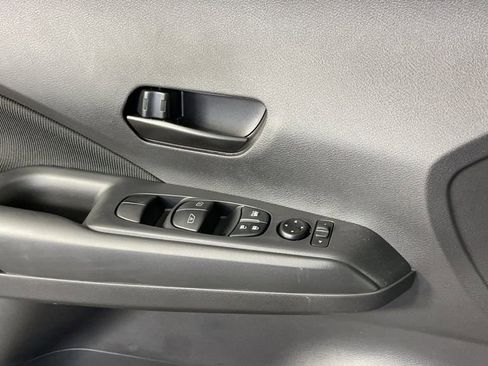 New 2025 Nissan Kicks Play S image 29