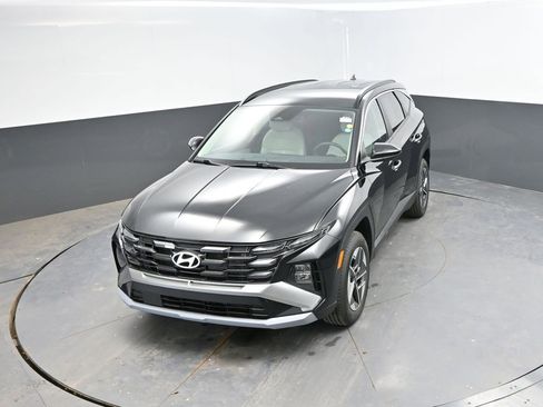 Used 2025 Hyundai Tucson SEL AWD/4WD image 13