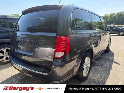 Used 2019 Dodge Grand Caravan SXT FWD image 2