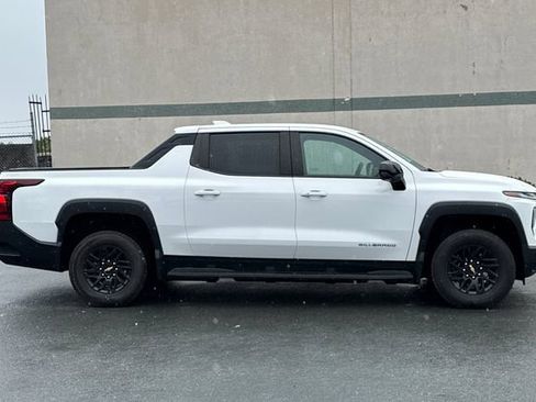Used 2024 Chevrolet Silverado EV W/T image 3