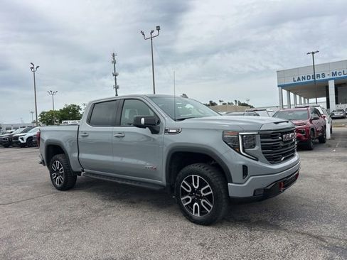 Used 2024 GMC Sierra 1500 AT4 w/ Technology Package AWD/4WD image 1
