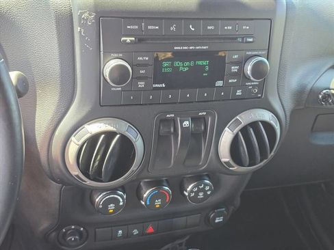 Used 2015 Jeep Wrangler Sport w/ Quick Order Package 24S AWD/4WD image 15