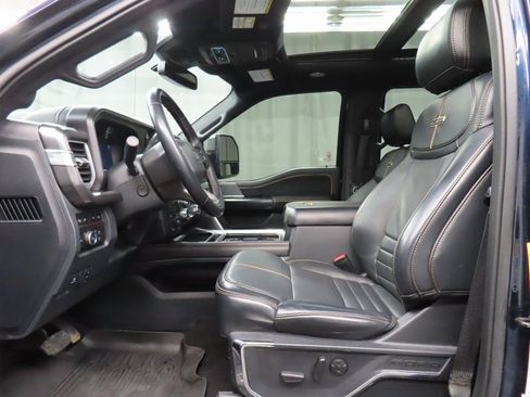 Used 2024 Ford F250 Platinum image 9