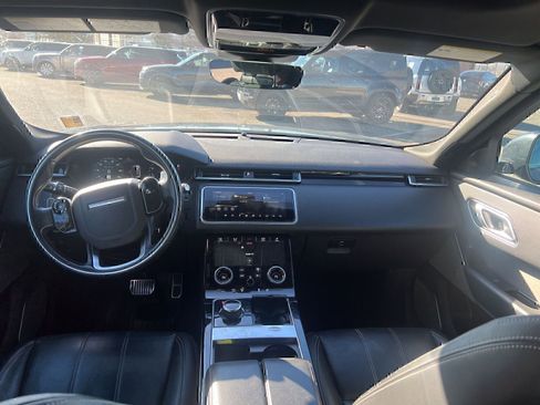 Used 2019 Land Rover Range Rover Velar R-Dynamic SE image 9