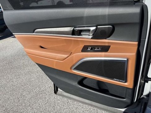 Used 2025 Kia Telluride SX Prestige X-Line image 9