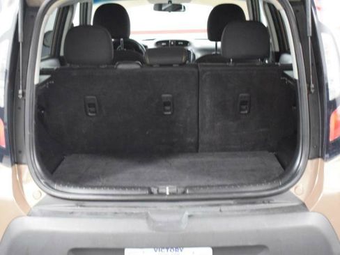 Used 2015 Kia Soul + image 10