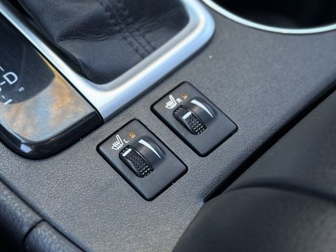 Used 2017 Toyota Highlander XLE image 6