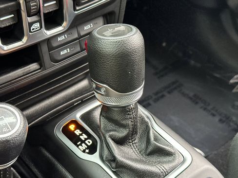 Used 2021 Jeep Wrangler Unlimited Islander image 20