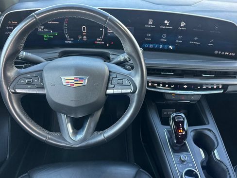 Used 2025 Cadillac XT4 Premium Luxury FWD image 16