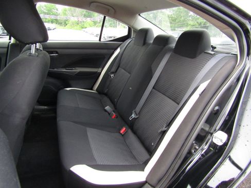 Used 2021 Nissan Versa SV image 18