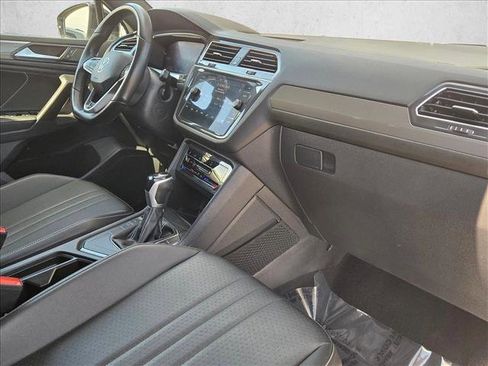 Used 2023 Volkswagen Tiguan SE R-Line image 22