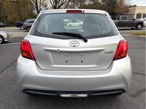 Used 2017 Toyota Yaris LE image 5