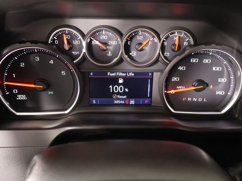 Used 2022 Chevrolet Silverado 2500 LT w/ Convenience Package image 4