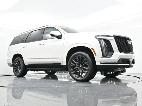 Certified 2025 Cadillac Escalade Sport w/ LPO, ONYX Package AWD/4WD image 53