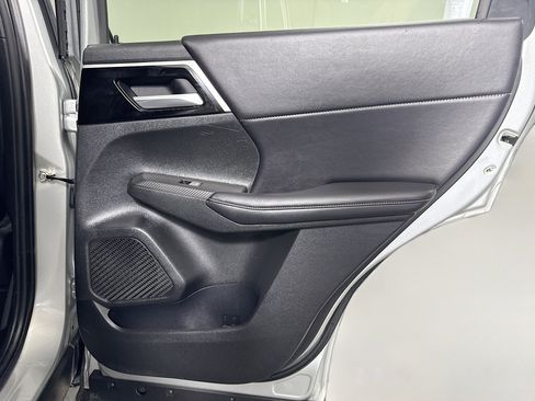 Used 2024 Mitsubishi Outlander SE FWD image 28