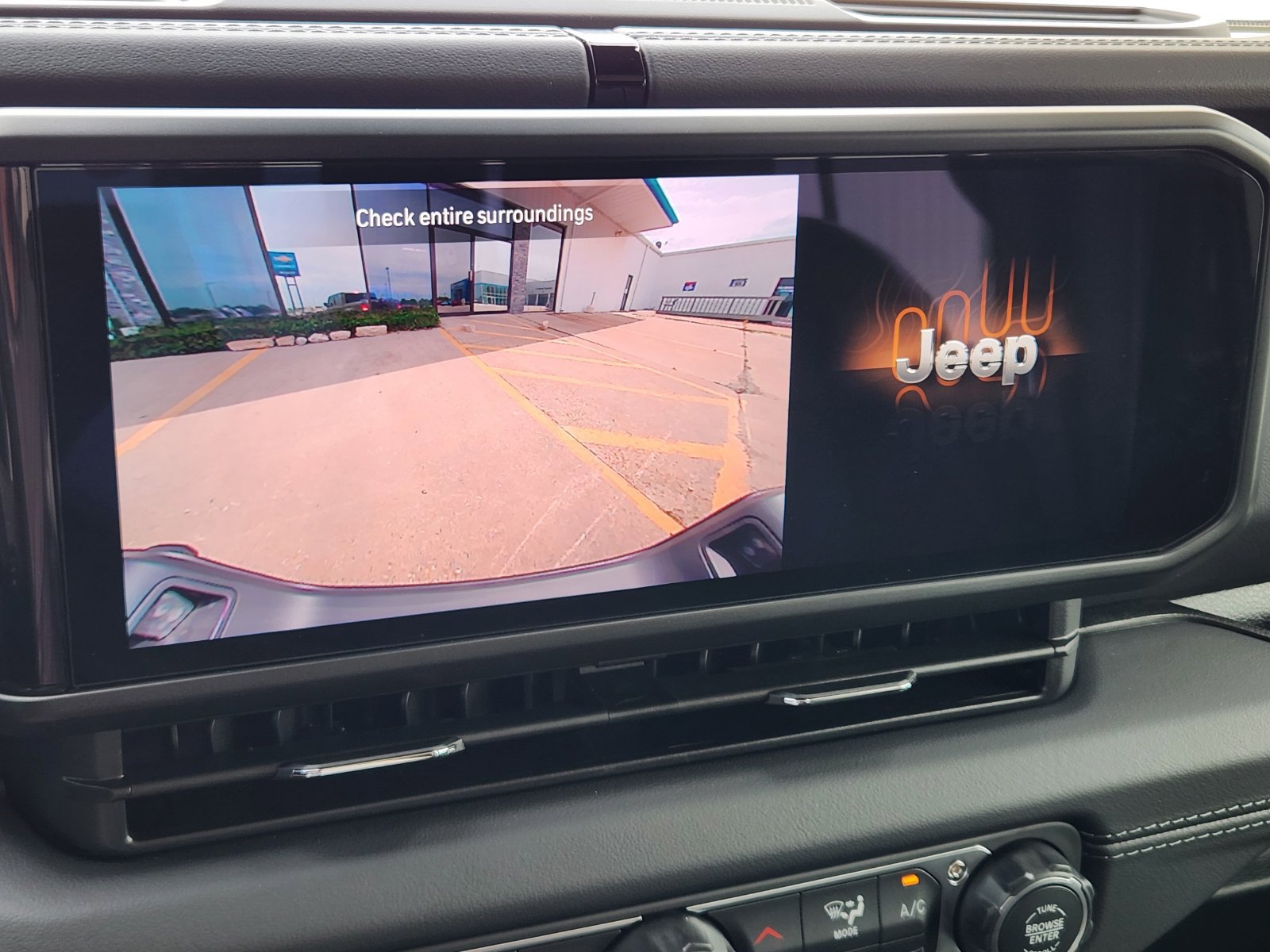 New 2026 Jeep Gladiator Sport AWD/4WD image 17